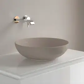 Умивальник Loop & Friends Villeroy & Boch 4A4601AM Almond CeramicPlus — у встановленому вигляді