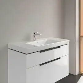 Умивальник Subway 2.0 Villeroy & Boch 7175A001 Alpine White — деталь крупним планом