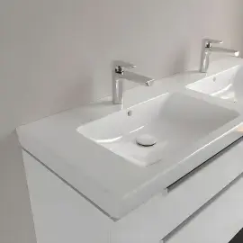 Умивальник Subway 2.0 Villeroy & Boch 7175D001 — деталь крупним планом