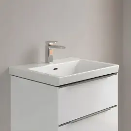 Умивальник Subway 3.0 Villeroy & Boch 4A7060R1 Alpine White CeramicPlus — деталь крупним планом