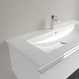 Умывальник Venticello Villeroy & Boch 4104CL01 — деталь крупным планом